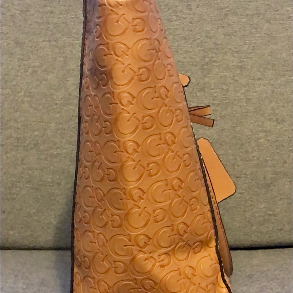 Guess Logo Embossed Carry-All - Picture 9 of 11
